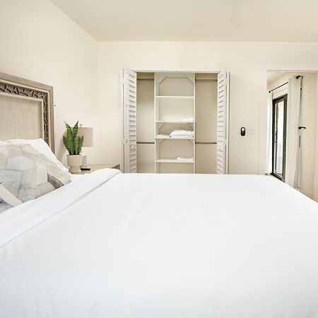 Black Vanilla - Stylish Symphony 3Miles Downtown North North Naples المظهر الخارجي الصورة