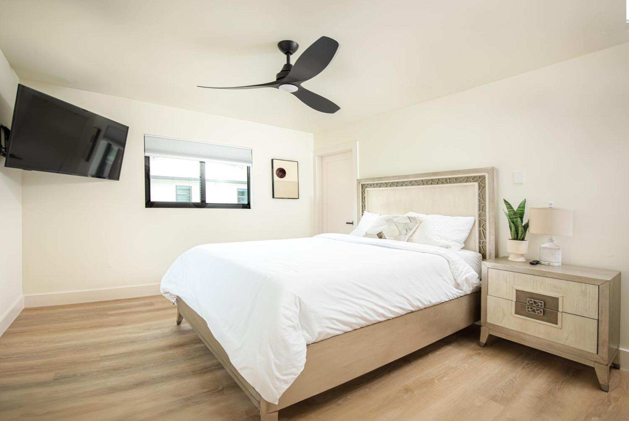 Black Vanilla - Stylish Symphony 3Miles Downtown North North Naples المظهر الخارجي الصورة
