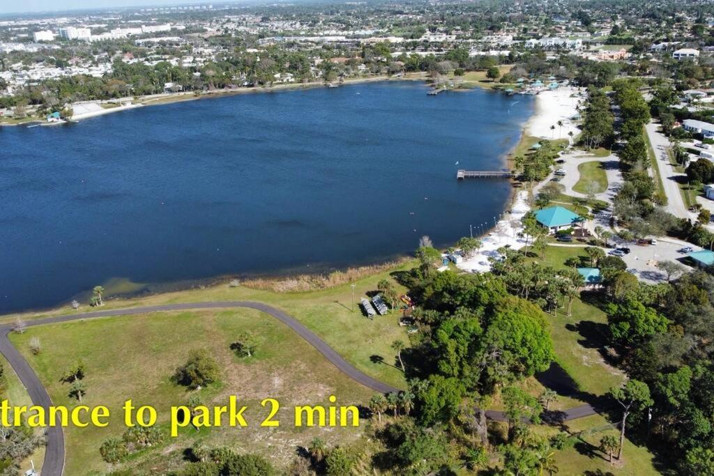 Black Vanilla - Stylish Symphony 3Miles Downtown North North Naples المظهر الخارجي الصورة